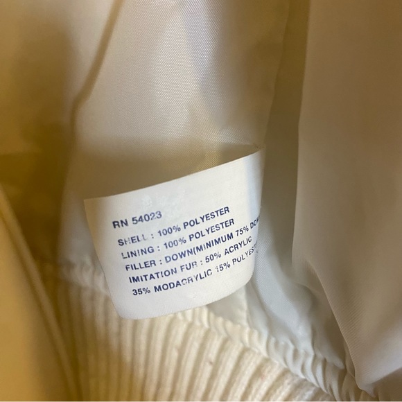 GAP White Puffer Vest Size Small Missing Hood - Picture 8 of 13